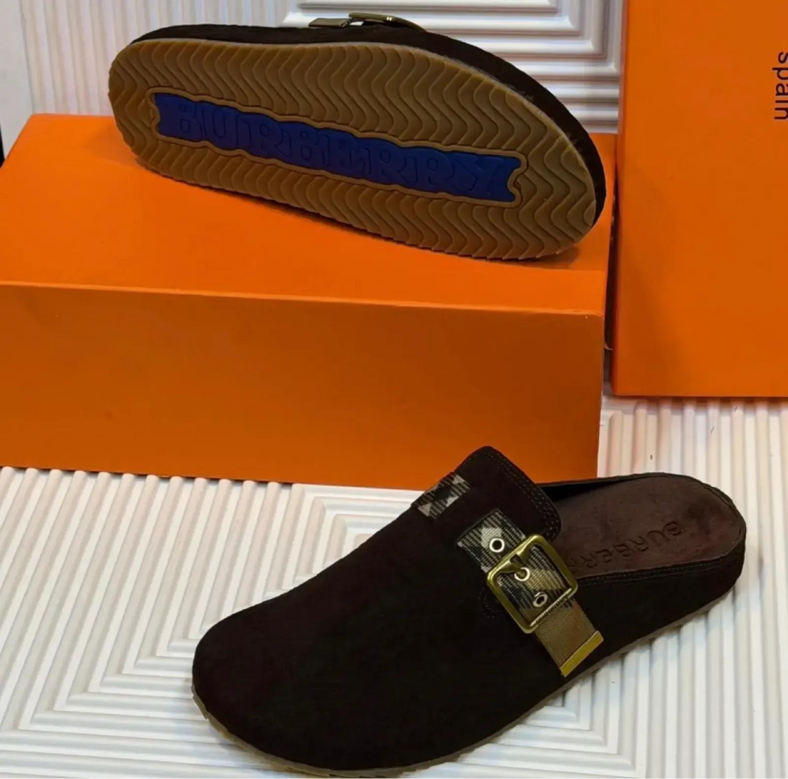 Gallery Photo 3 - Marketplace | Make Classic Slippers, Damas, Yaoundé, Cameroon | Clothing, Shoes, & Others  > Men's shoes