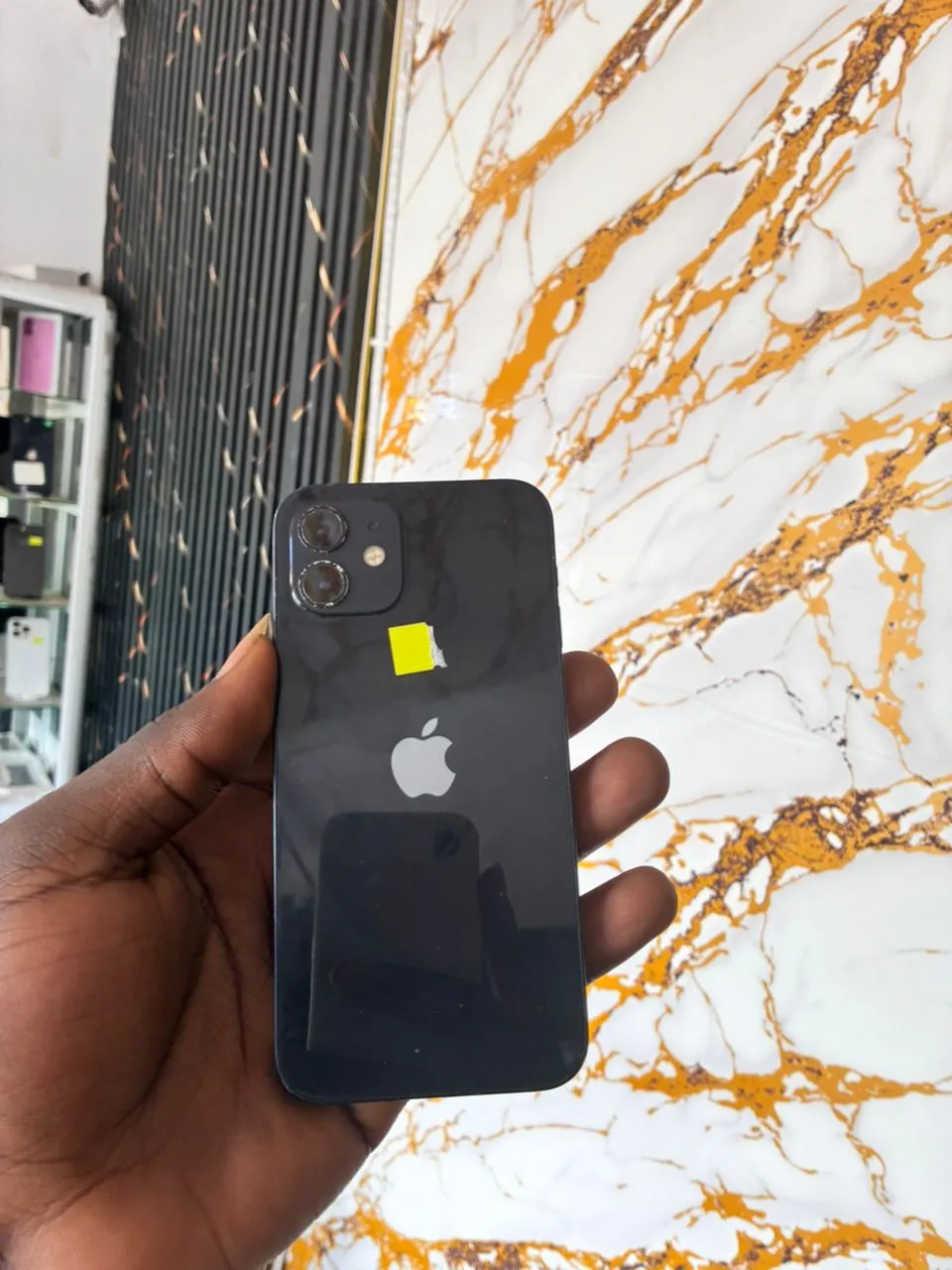 Gallery Photo 3 - Marketplace | Phones To Sell, Simbock, Yaoundé, Cameroon | Electronics & Media  > Cell phones & Accessories