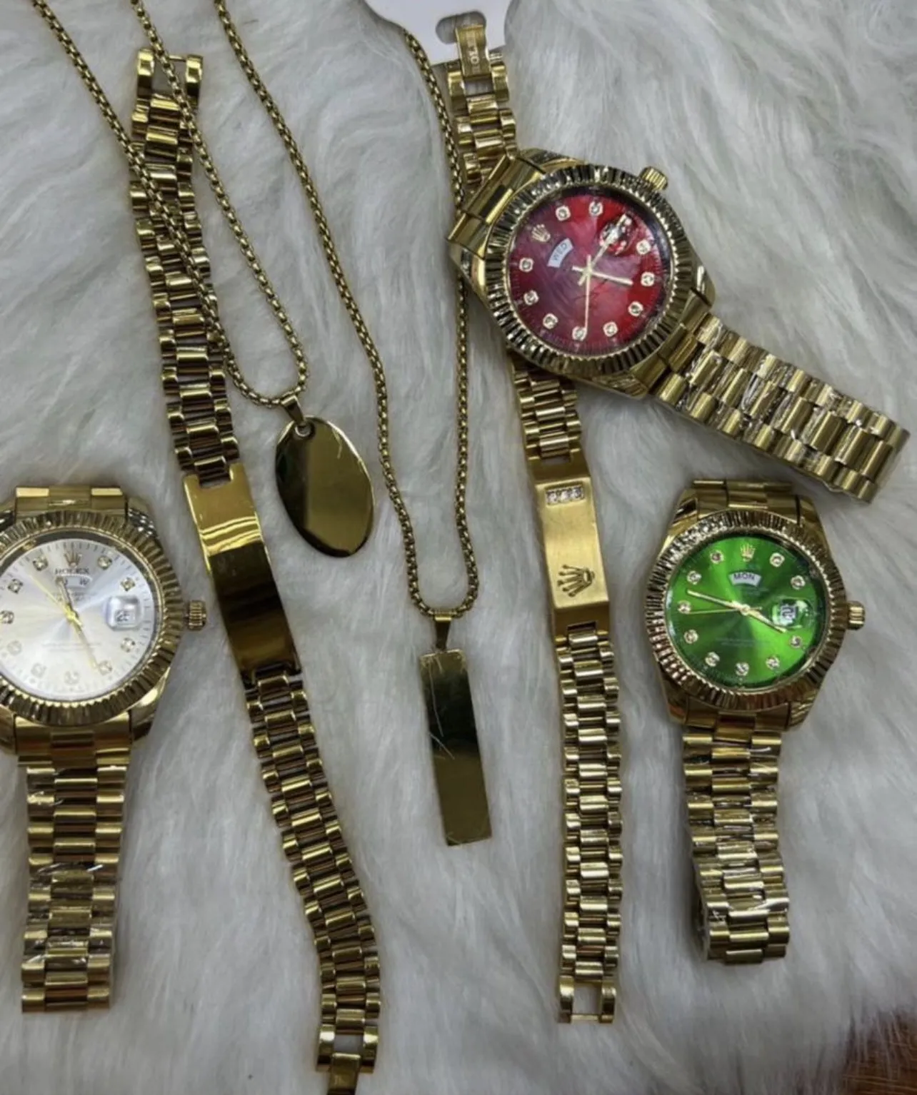 Main Photo - Marketplace | Watches, Damas, Yaoundé, Cameroon | Clothing, Shoes, & Others  > Jewelry & Accessories