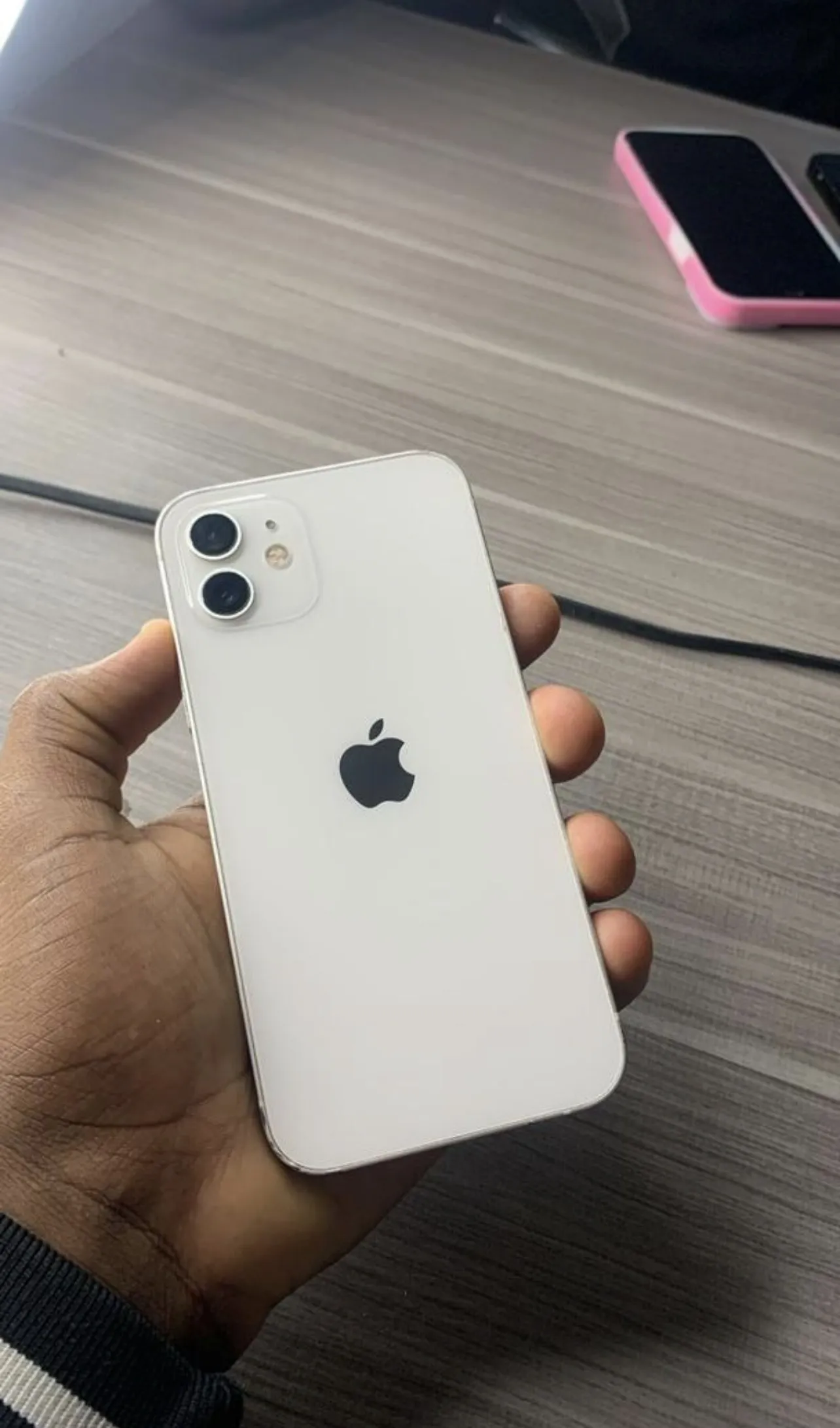 Main Photo - Marketplace | Iphone Is W, Simbock, Yaoundé, Cameroon | Electronics & Media  > Cell phones & Accessories