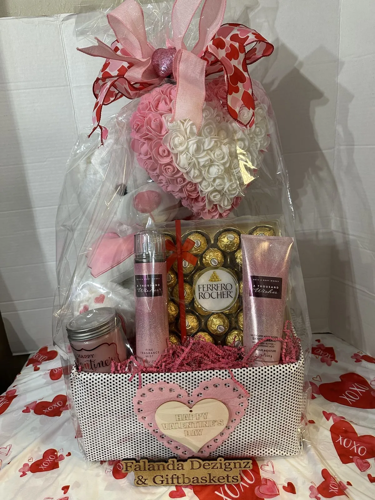 Gallery Photo 3 - Marketplace | Valentine Gifts, Buyer-assi, Yaoundé, Cameroon | General & Others  > All Other Items