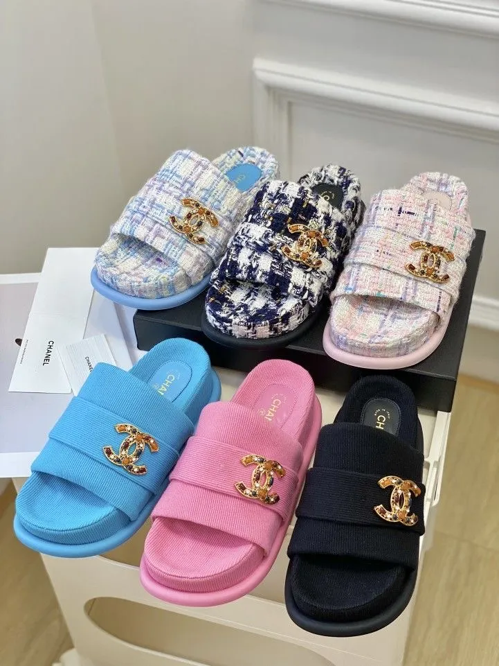 Gallery Photo 4 - Marketplace | Female Slippers, Bastos, Yaoundé, Cameroon | Clothing, Shoes, & Others  > Women's shoes