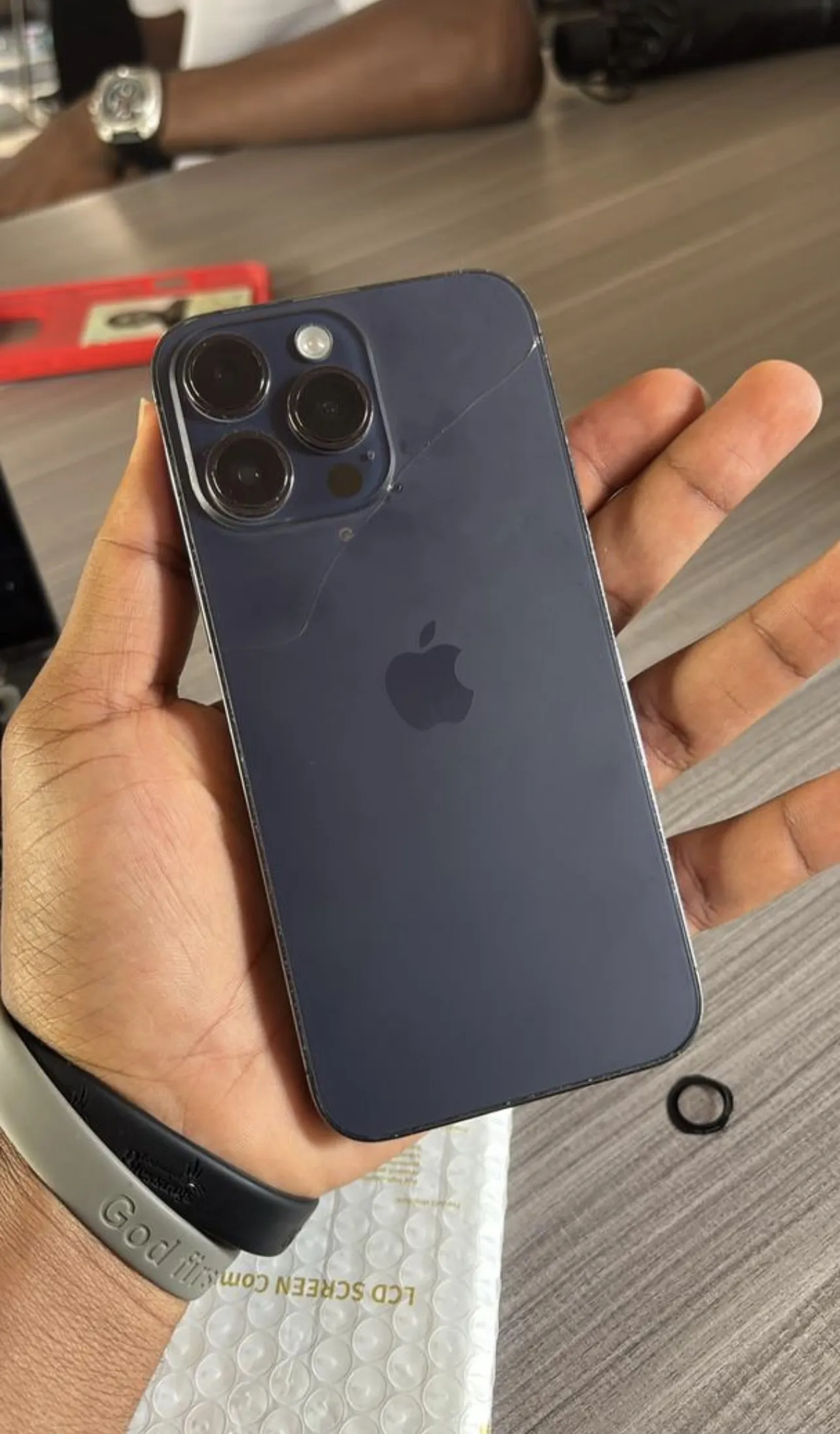 Gallery Photo 3 - Marketplace | Iphone 14 Pro Max, Obili, Yaoundé, Cameroon | Electronics & Media  > Cell phones & Accessories