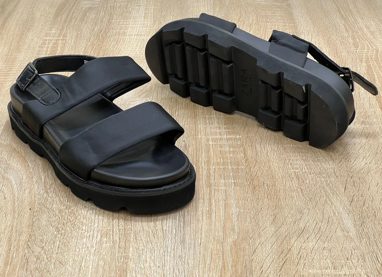 Gallery Photo 3 - Marketplace | Babouche Zara, Akwa-Douche, Douala, Cameroon | Clothing, Shoes, & Others  > Men's shoes