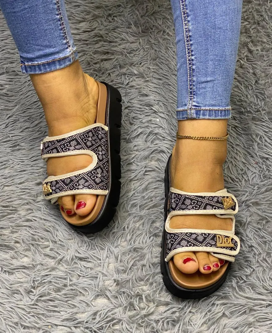 Gallery Photo 1 - Marketplace | Babouche Dior, Akwa-Douche, Douala, Cameroon | Clothing, Shoes, & Others  > Women's shoes