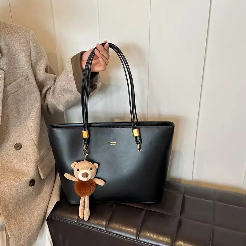 Gallery Photo 6 - Marketplace | Cute Leather Handbags, Ago palace way, Lagos, Nigeria | Clothing, Shoes, & Others 