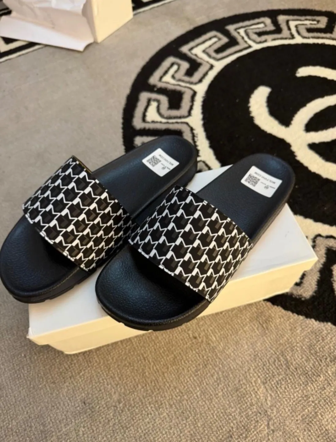 Gallery Photo 3 - Marketplace | Male Slippers, Bastos, Yaoundé, Cameroon | Clothing, Shoes, & Others  > Men's shoes