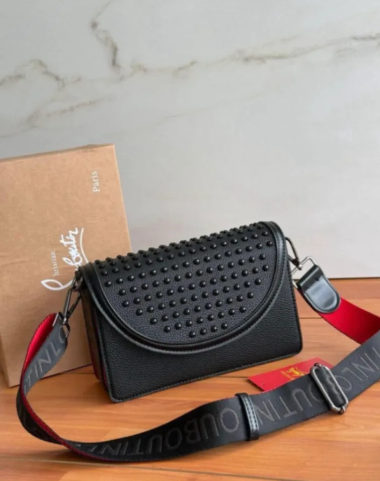 Main Photo - Marketplace | Small Bags, Biyemassi, Yaoundé, Cameroon | Clothing, Shoes, & Others  > Women's shoes