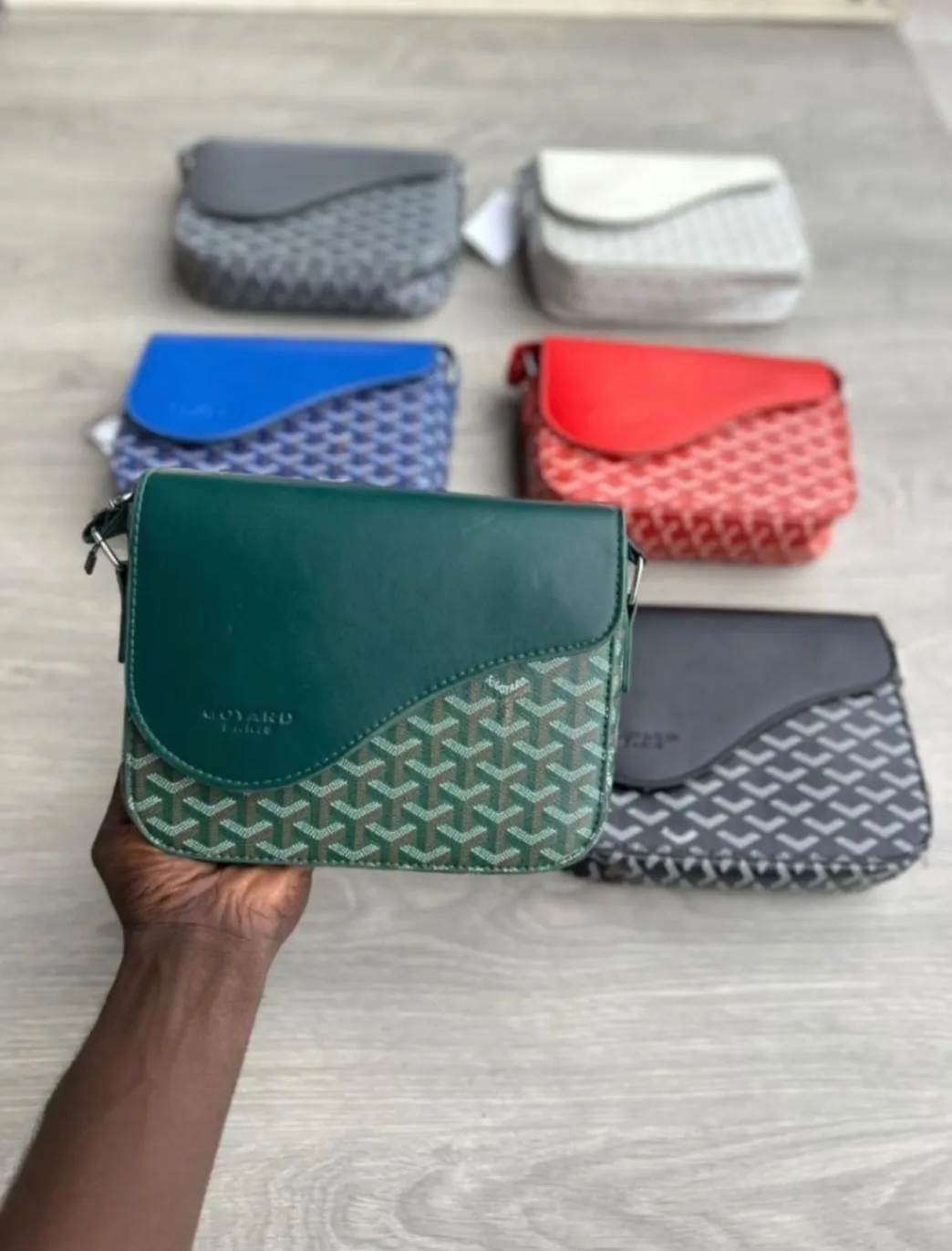 Gallery Photo 1 - Marketplace | Small Bags, Biyemassi, Yaoundé, Cameroon | Clothing, Shoes, & Others  > Women's shoes
