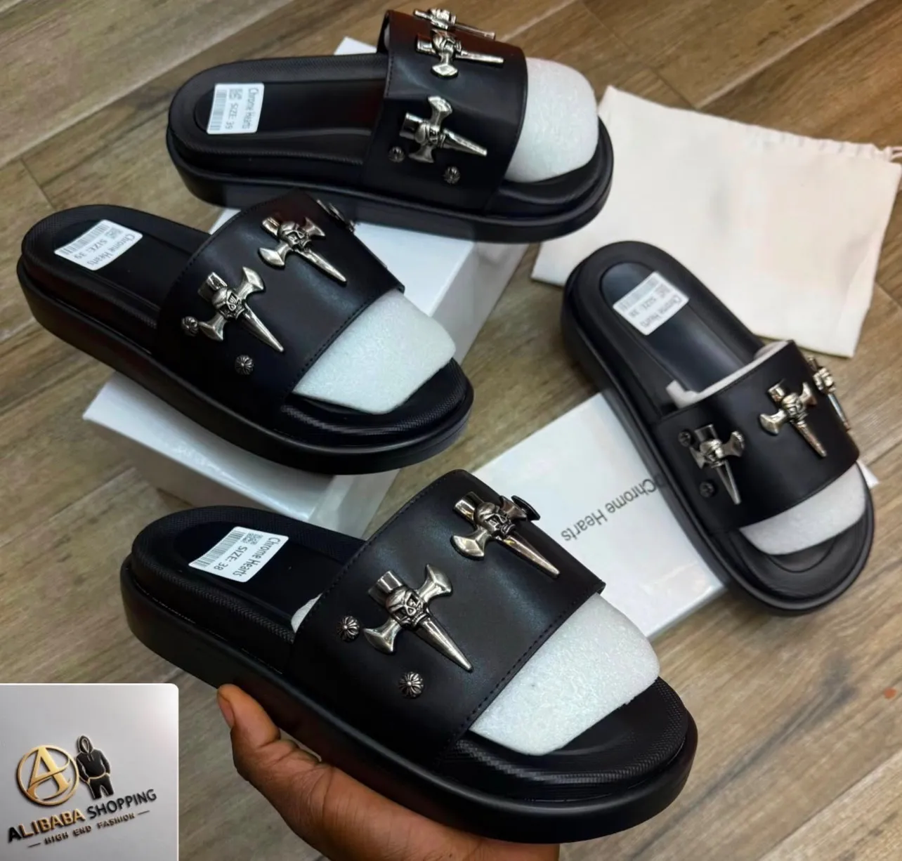 Gallery Photo 1 - Marketplace | Slippers, Damas, Yaoundé, Cameroon | Clothing, Shoes, & Others  > Men's shoes
