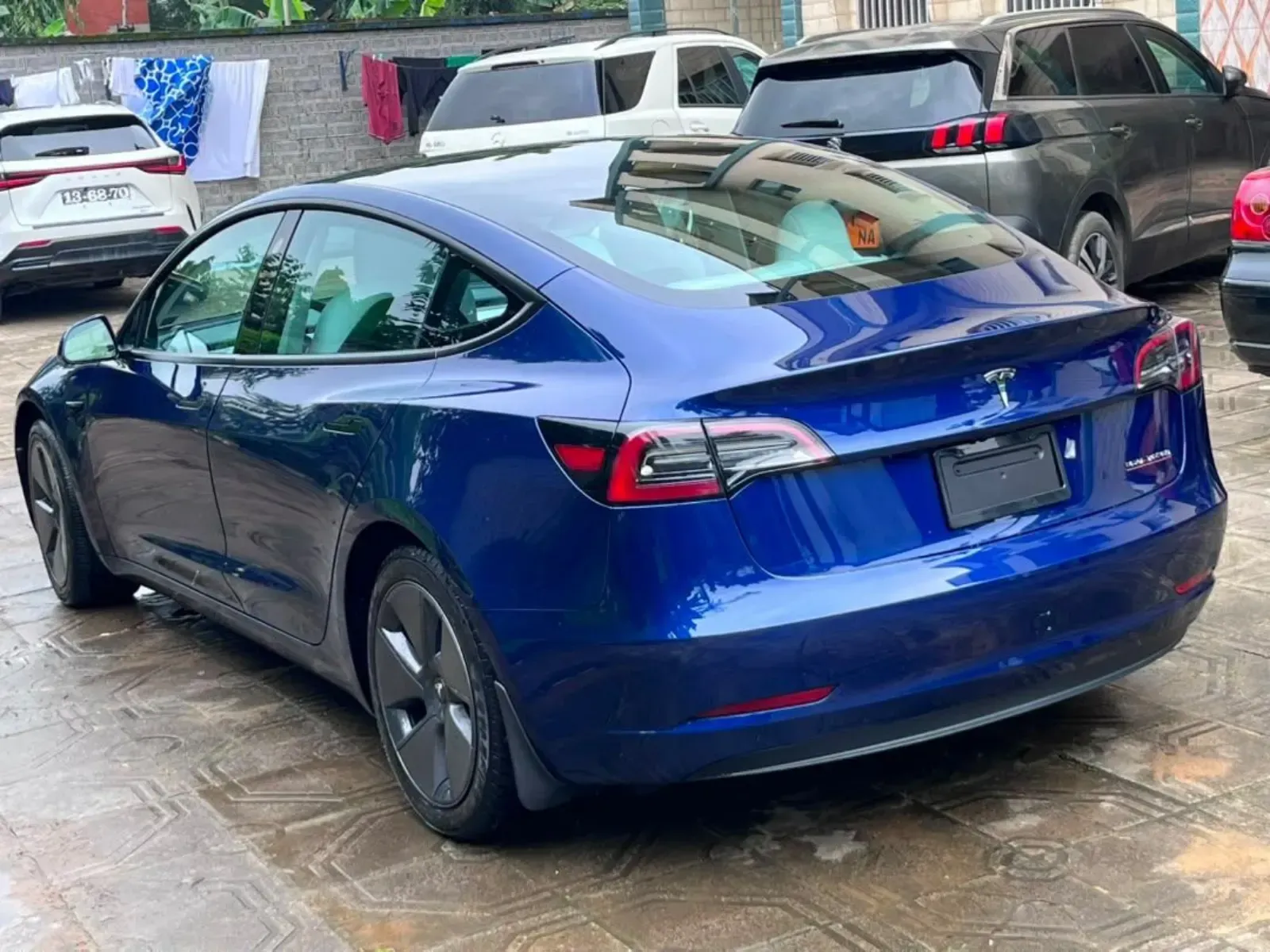 Gallery Photo 2 - Marketplace | Tesla Mode 3 2023, Molyko, Buea, Cameroon | Vehicles & motors  > Cars & Trucks