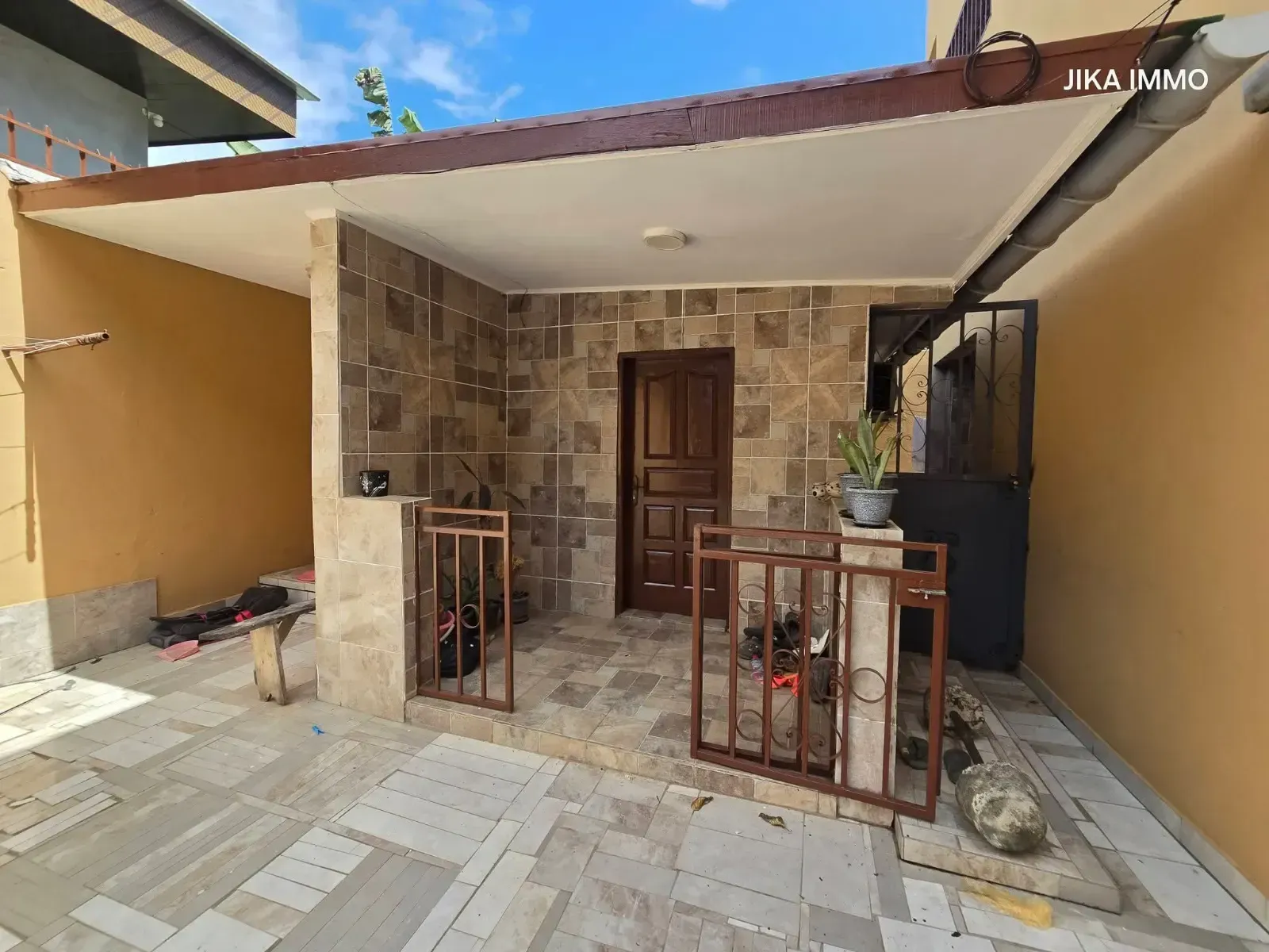Main Photo - Real Estate | Apartment For Rent | Appartement Locale, Akanda Marseille 2 dans la barrière, parking et gardien, Libreville, Gabon